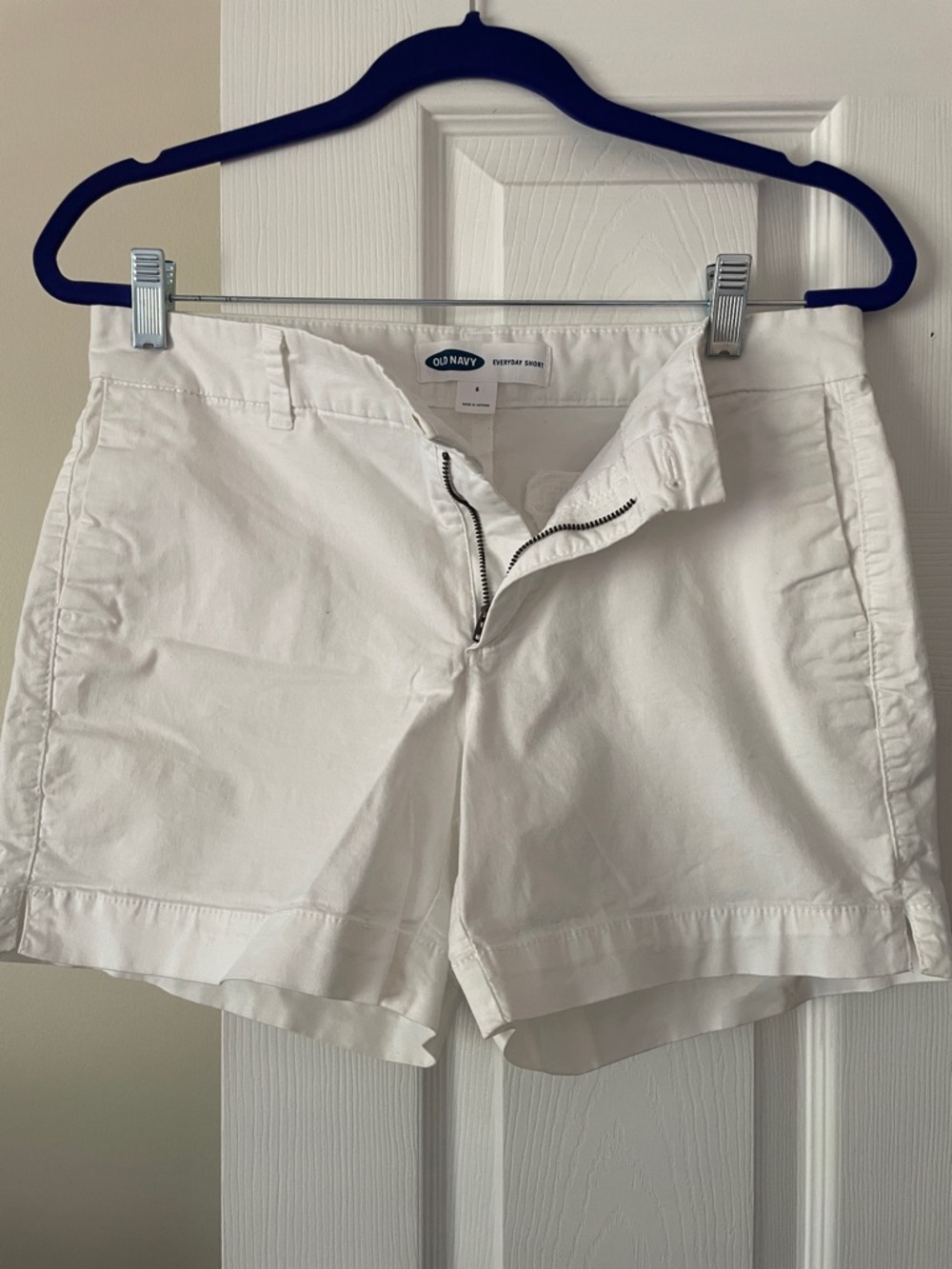 Old Navy White Women's Chino Bermuda Shorts